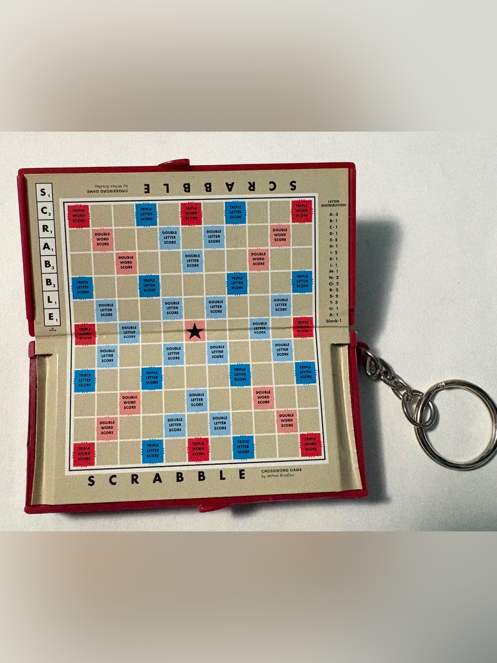 1999 Hasbro Mini Scrabble Key Chain - Picture 4 of 9